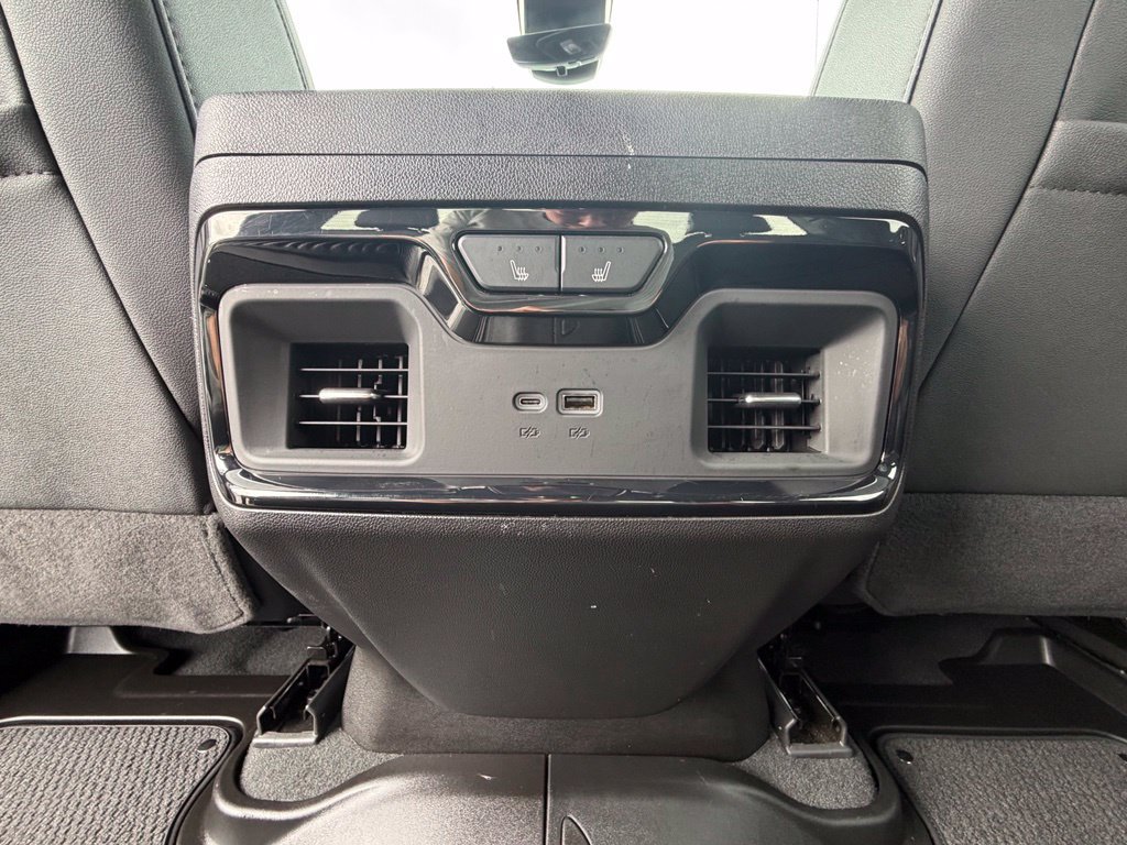 Used 2025 GMC Sierra 1500 AT4 w/ Technology Package AWD/4WD image 8