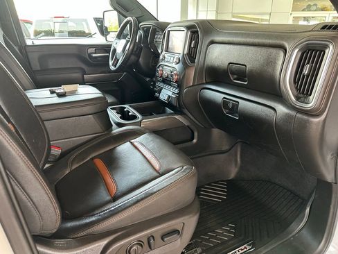Used 2023 GMC Sierra 2500 AT4 image 15