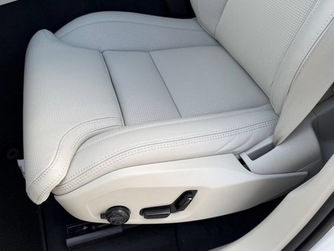 New 2026 Volvo XC60 T8 Ultra w/ Protection Package Premier AWD/4WD image 20