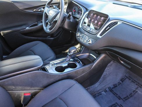 Used 2024 Chevrolet Malibu LT image 17