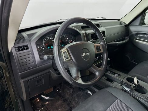 Used 2010 Jeep Liberty Renegade AWD/4WD image 14