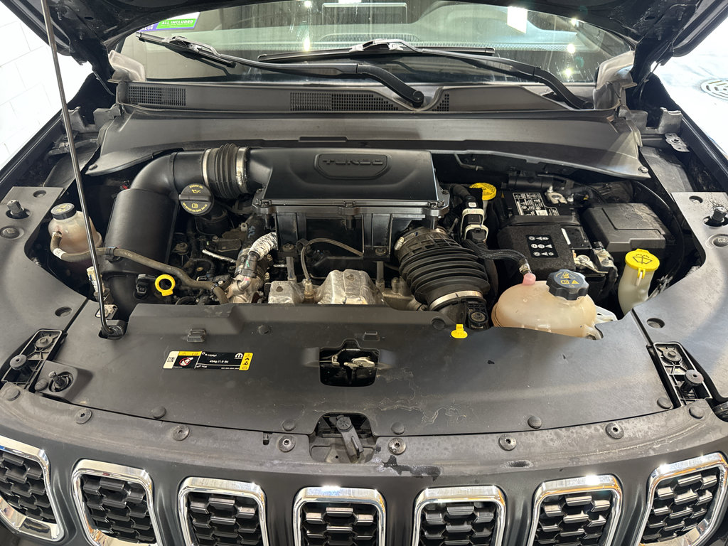 Used 2024 Jeep Compass Latitude AWD/4WD image 32