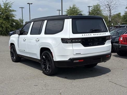 Used 2023 Jeep Grand Wagoneer Series II AWD/4WD image 4