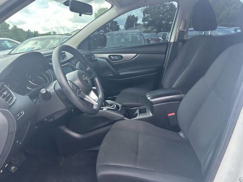 Used 2019 Nissan Rogue Sport S image 10