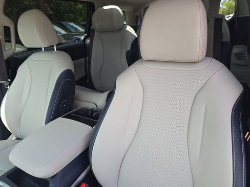 New 2026 Kia Carnival SX Prestige FWD image 23