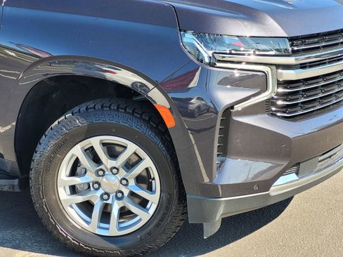 Used 2024 Chevrolet Suburban LT image 10