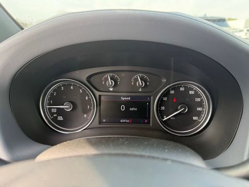 Used 2022 Buick Enclave Essence image 24