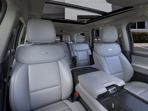 New 2026 Ford Expedition Platinum w/ Driver's Package AWD/4WD image 10
