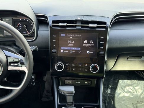 Used 2024 Hyundai Tucson SE image 14