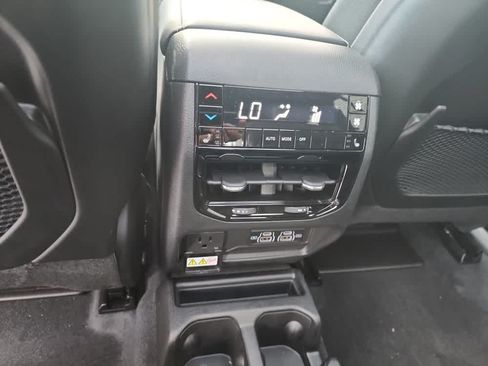 Used 2025 Jeep Grand Cherokee L Limited w/ Black Appearance Package AWD/4WD image 10