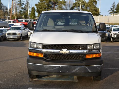 Used 2019 Chevrolet Express 3500 LT w/ LT Preferred Equipment Group image 2