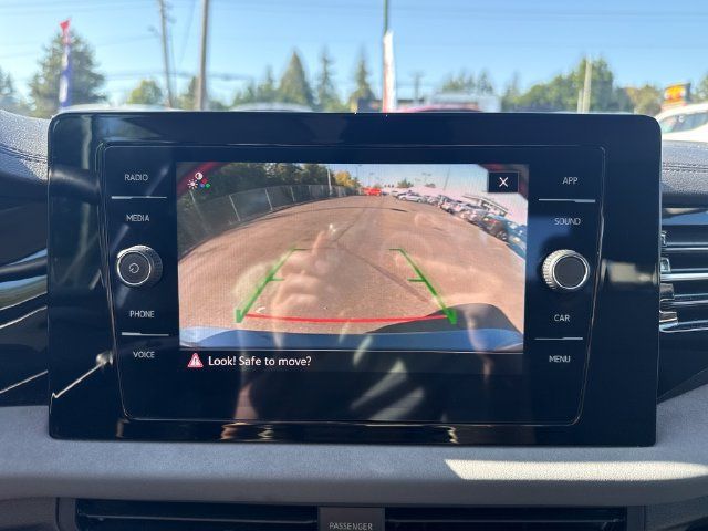 Used 2025 Volkswagen Jetta SE FWD image 19
