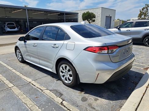 Used 2025 Toyota Corolla LE image 4