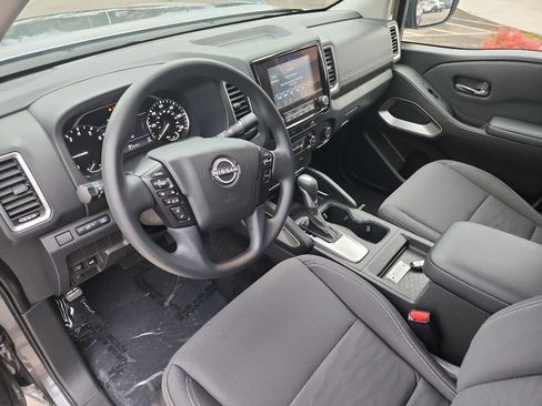 Used 2023 Nissan Frontier SV image 13