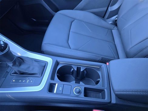 New 2025 Audi Q3 2.0T Premium image 24