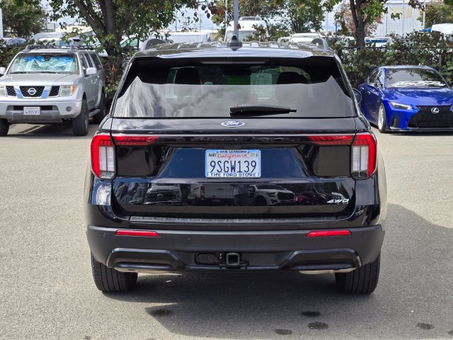 Certified 2025 Ford Explorer ST-Line AWD/4WD image 5