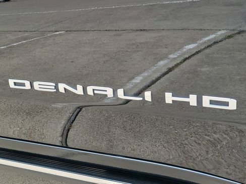 Certified 2025 GMC Sierra 2500 Denali Ultimate AWD/4WD image 33