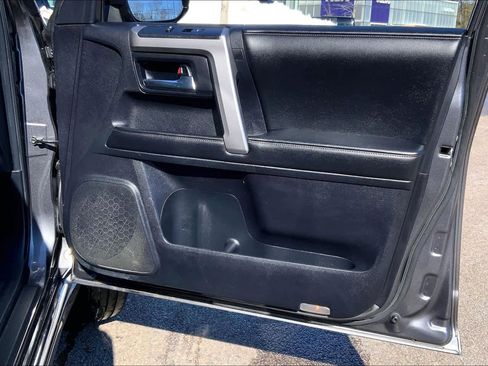 Used 2014 Toyota 4Runner Limited image 22
