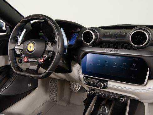 Certified 2023 Ferrari Portofino M RWD image 37