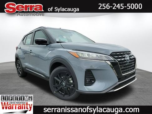 New 2024 Nissan Kicks SR w/ SR Premium Package image 1