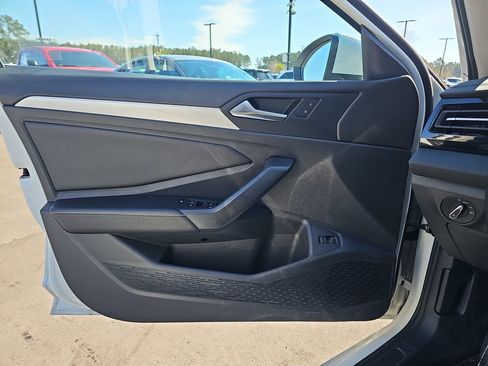 Used 2025 Volkswagen Jetta S image 30