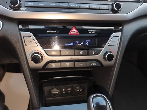 Used 2017 Hyundai Elantra Value Edition image 19