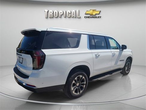 New 2026 Chevrolet Suburban LS image 5