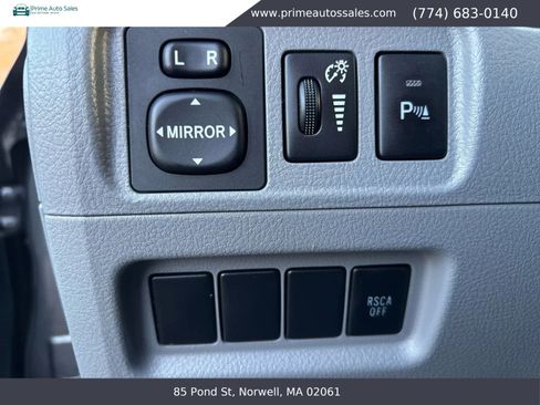 Used 2011 Toyota 4Runner SR5 image 18