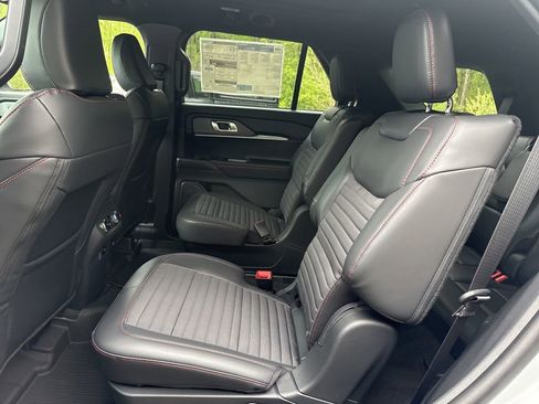New 2026 Ford Explorer ST-Line w/ ST-Line Street Pack AWD/4WD image 32