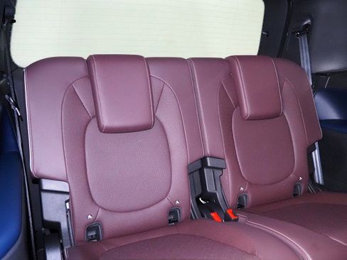 Used 2025 Volkswagen ID. Buzz Pro S image 16