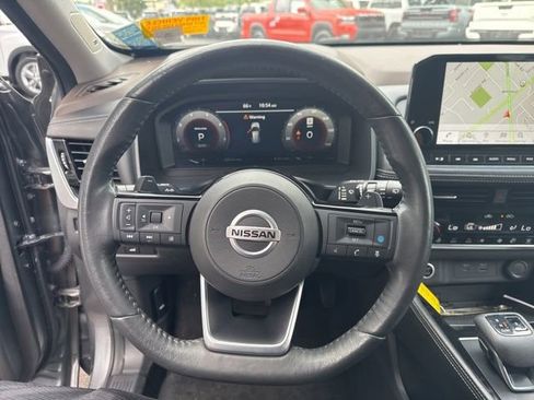 Used 2021 Nissan Rogue Platinum image 13