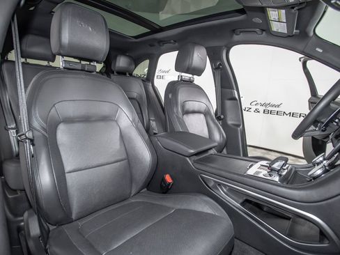 Used 2023 Jaguar F-PACE S AWD/4WD image 16
