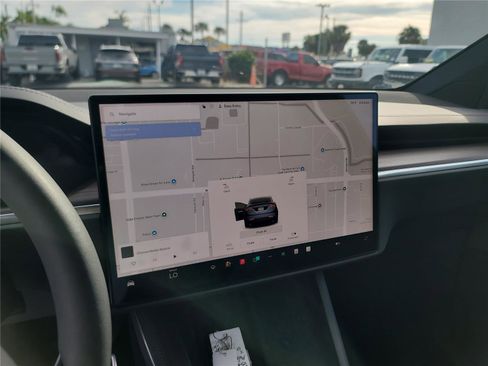 Used 2024 Tesla Model X image 21