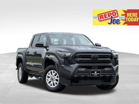 Used 2025 Toyota Tacoma SR5 AWD/4WD image 1