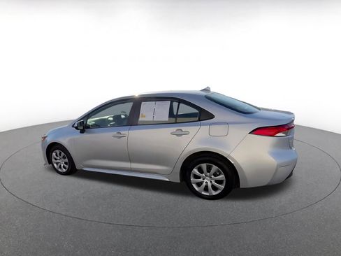 Used 2025 Toyota Corolla LE image 8