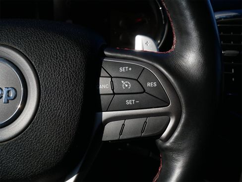 Used 2017 Jeep Grand Cherokee Trailhawk image 23