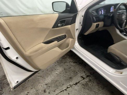 Used 2013 Honda Accord LX image 29