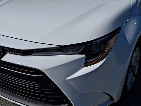 Certified 2025 Toyota Corolla LE w/ LE Premium Package FWD image 9
