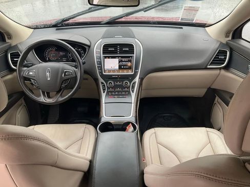Used 2016 Lincoln MKX Select w/ Select Plus Package AWD/4WD image 2