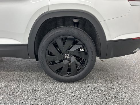 New 2026 Volkswagen Atlas SE FWD image 40
