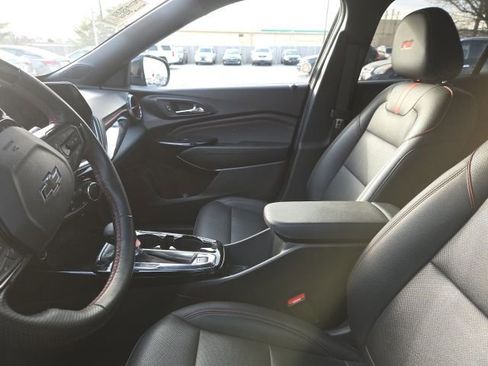 Used 2024 Chevrolet Trax RS w/ Driver Confidence Package image 2