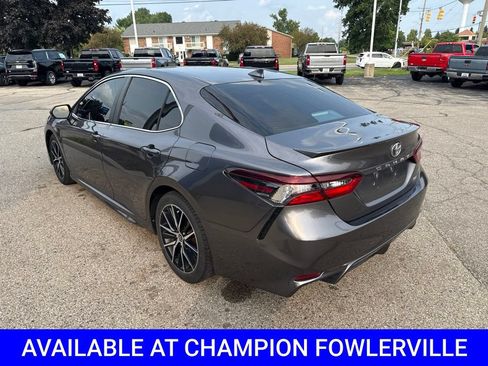 Used 2021 Toyota Camry SE w/ Cold Weather Package FWD image 5