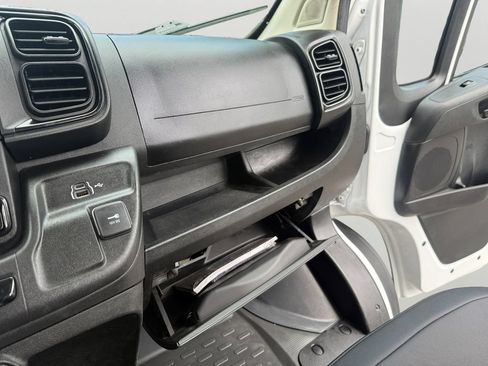 Used 2025 RAM ProMaster 2500 w/ Convenience Group FWD image 20