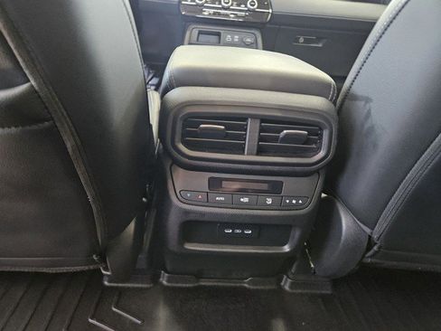Used 2025 Honda Pilot EX-L image 20