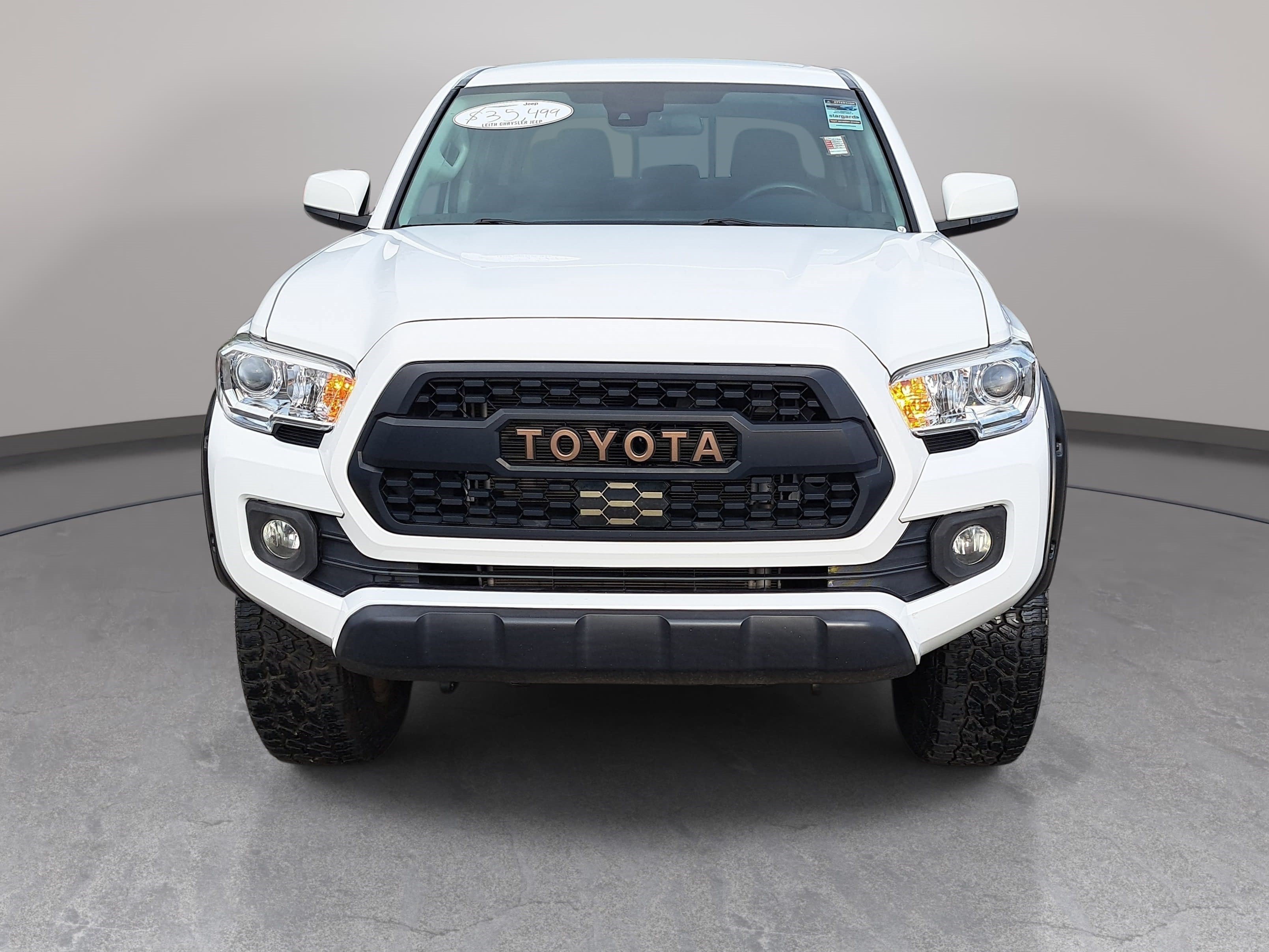 Used 2022 Toyota Tacoma SR AWD/4WD image 2