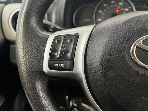 Used 2012 Toyota Yaris LE FWD image 48