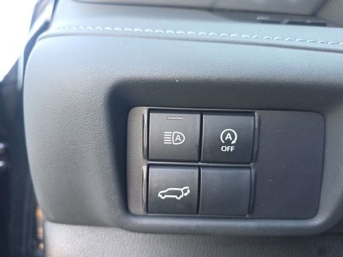 Used 2024 Toyota Highlander XLE image 16