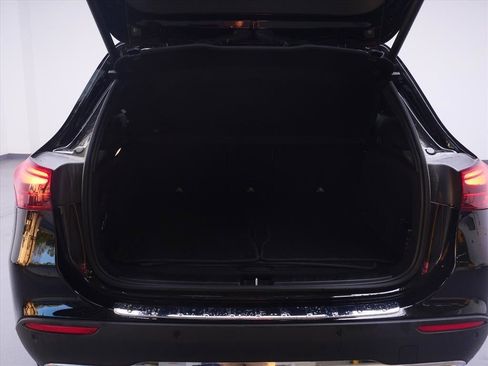 Used 2025 Mercedes-Benz GLA 250 image 13