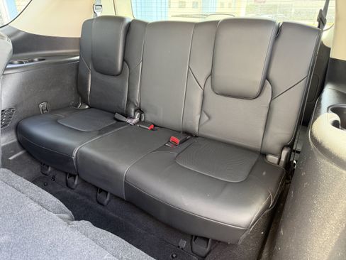 Used 2014 INFINITI QX80 4WD w/ Theater Package image 17