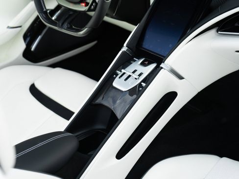 Used 2025 Ferrari Roma Spider image 24